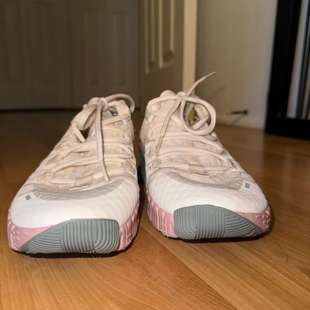 Nike Women's Free Metcon 5 Training Shoes -  Ivory/Peach Gold - Picture 2 of 6